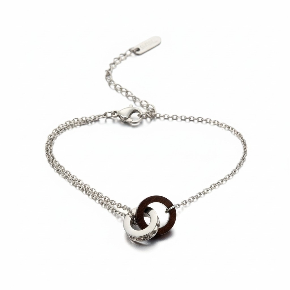 Elegant Silver Interlocking Bracelet